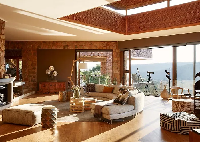 Moyela Safari Lodge